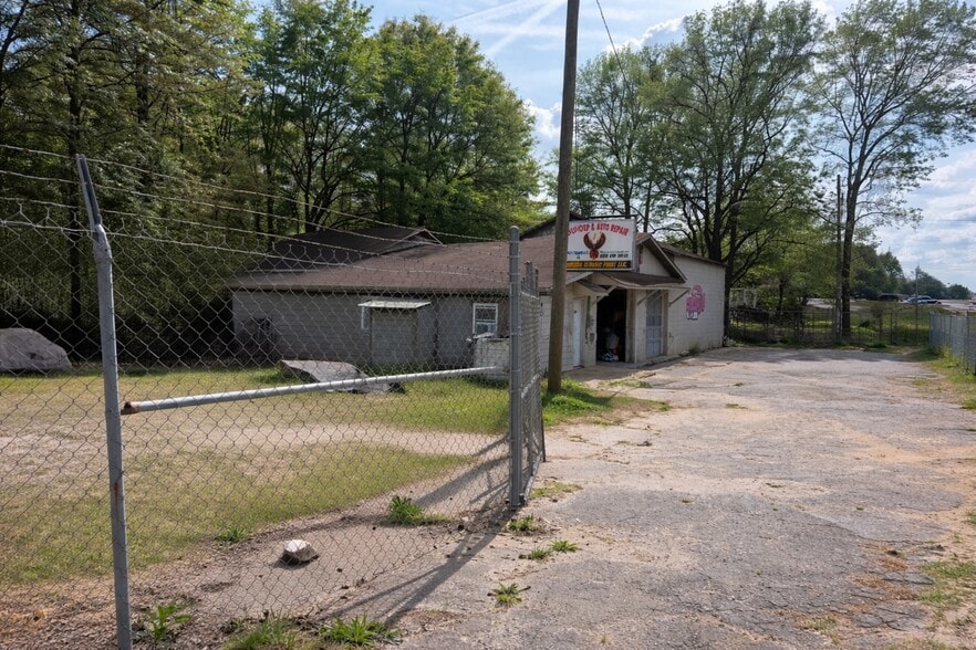 More Photos Of 6911 GA-72, Colbert Specialty For Sale