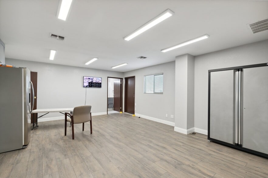 More Photos Of 2428 West Ave, Fresno Industrial For Sale