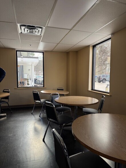 More Photos Of 629 Putney Rd, Brattleboro Office For Sale