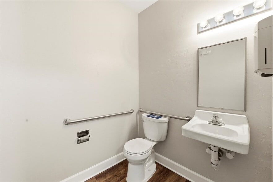 More Photos Of 1804 Miccosukee Commons Dr, Tallahassee Office For Sale