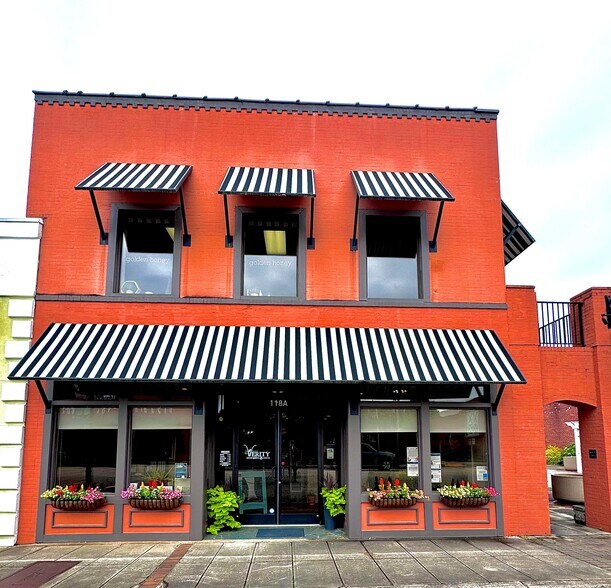 Primary Photo Of 118 S Pendleton St, Easley Freestanding For Lease