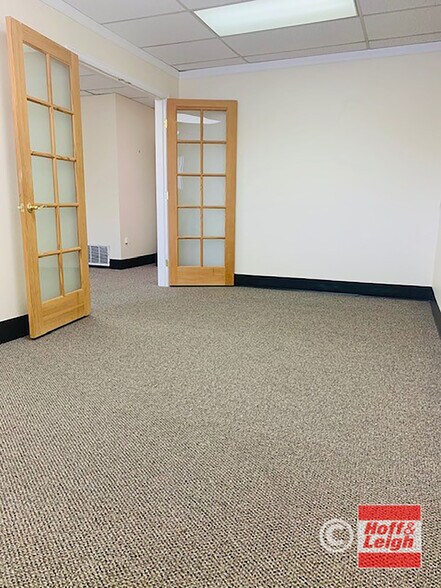 More Photos Of 1765 S 8th St, Colorado Springs Office For Sale