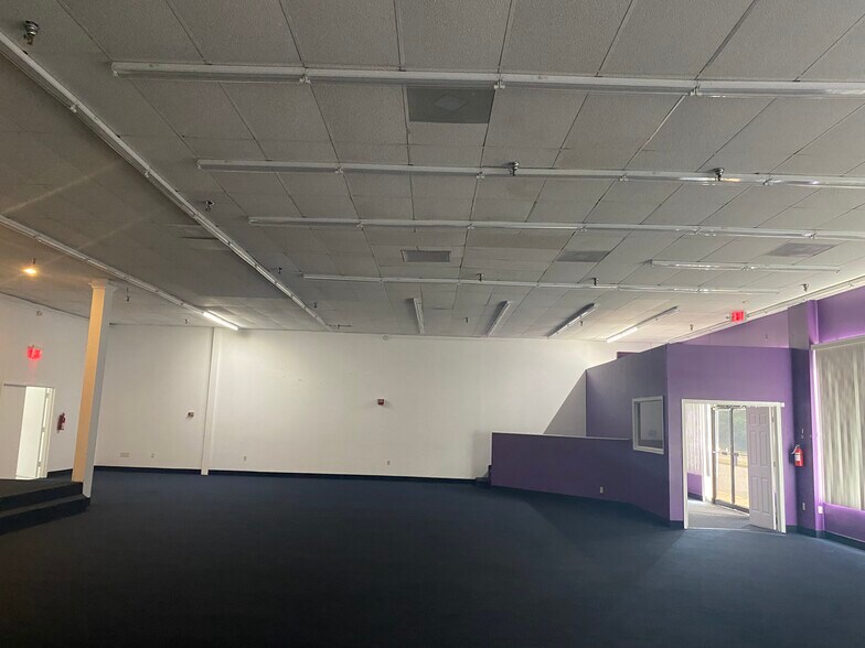 More Photos Of 3900 Bexley Pl, Suitland Storefront For Sale