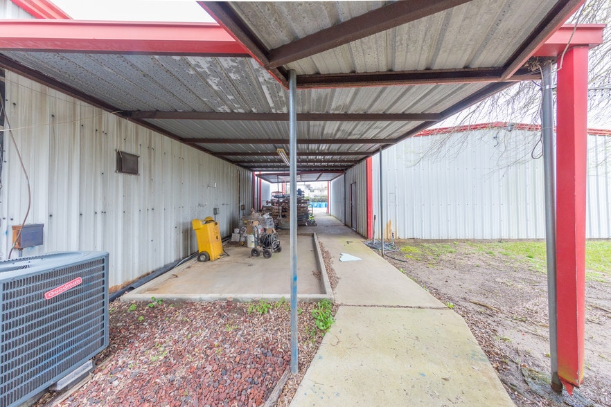 More Photos Of 1103 Center St, Pasadena Warehouse For Sale