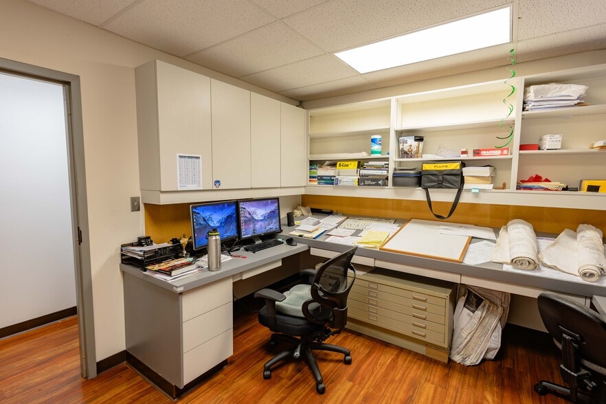 More Photos Of 99-1392 Koaha Pl, Honolulu Warehouse For Sale