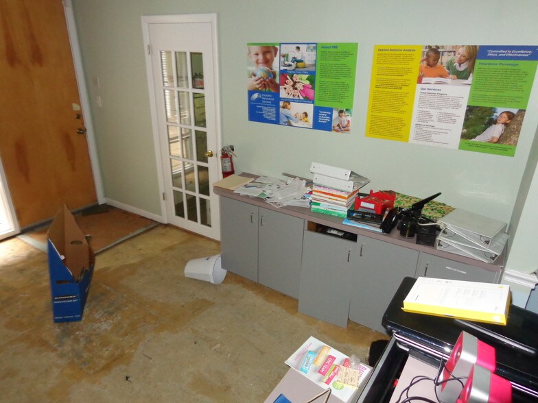 More Photos Of 2301 Park Ave, Orange Park Office For Lease