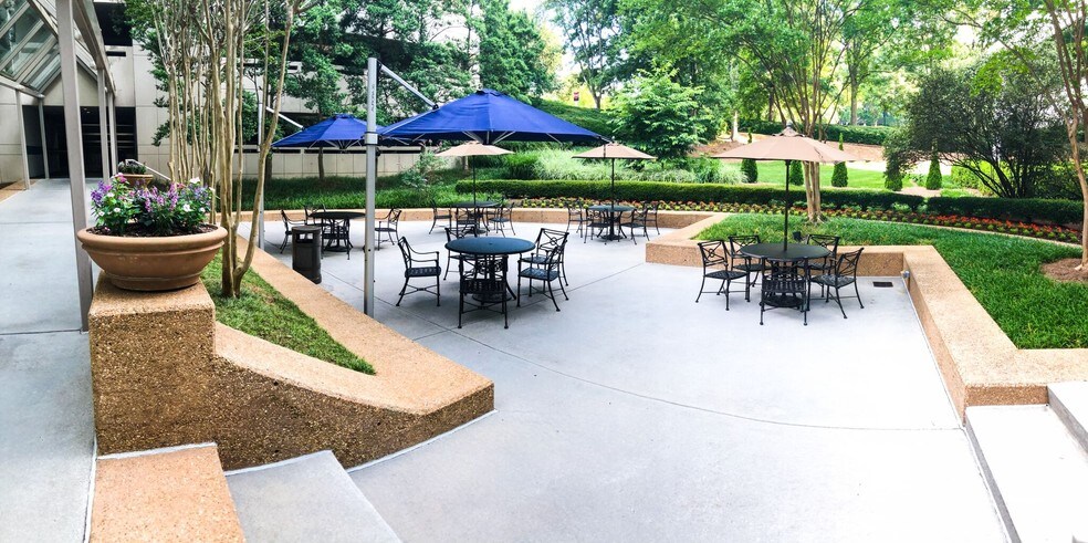 More Photos Of 900 Ashwood Pky, Atlanta Office For Lease