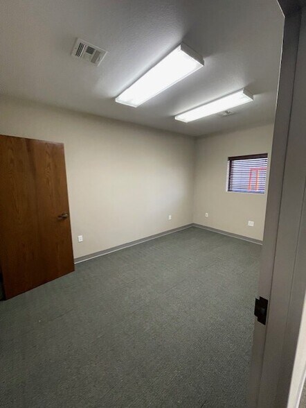 More Photos Of 601 W Oakland St, Broken Arrow Office Residential For Sale