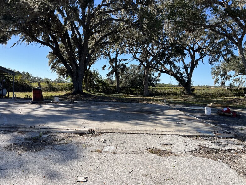 More Photos Of 929 US Highway 17, Fort Meade Light Manufacturing For Lease