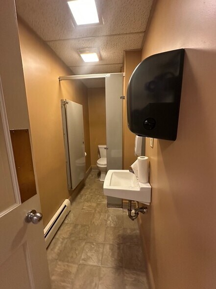 More Photos Of 24 Maple St, Glens Falls Office Residential For Lease