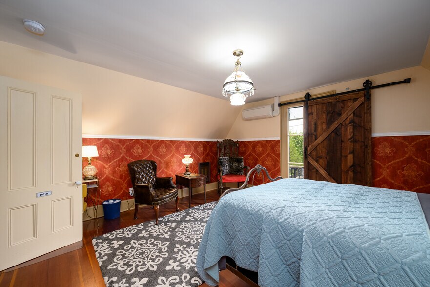 More Photos Of 236 SE Stephens St, Roseburg Hospitality For Sale
