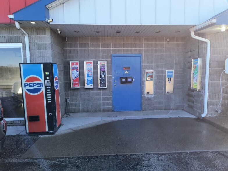 More Photos Of 50 Eastside Rd, Platteville Carwash For Sale