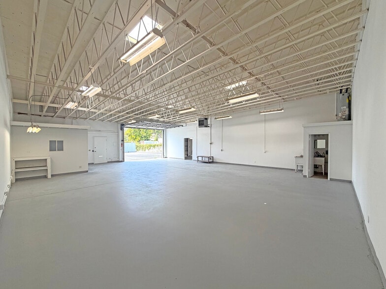 More Photos Of 820 E Ortega St, Santa Barbara Warehouse For Lease