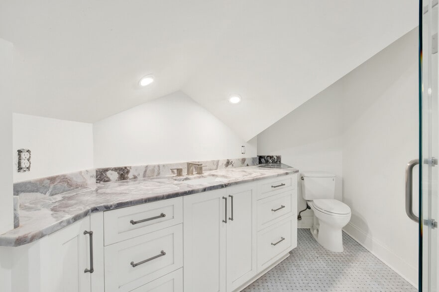 More Photos Of 104 17th pl, Tybee Island Multifamily For Sale