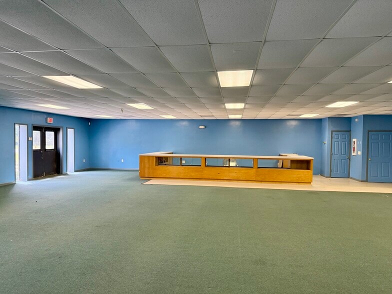 More Photos Of 7914 Browns Ferry Rd, Georgetown Light Distribution For Sale