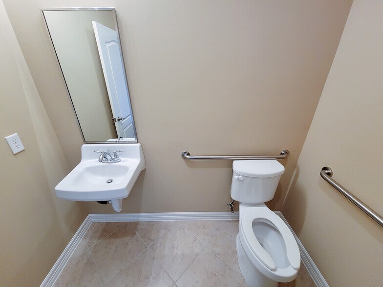 More Photos Of 4502 Riverstone Blvd, Missouri City Medical For Lease
