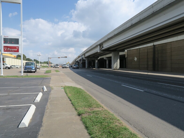 More Photos Of 5610-5613 Southwest Fwy, Houston Mixed Retail For Lease