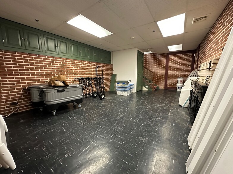 More Photos Of 78 Court St, Freehold Office Residential For Sale