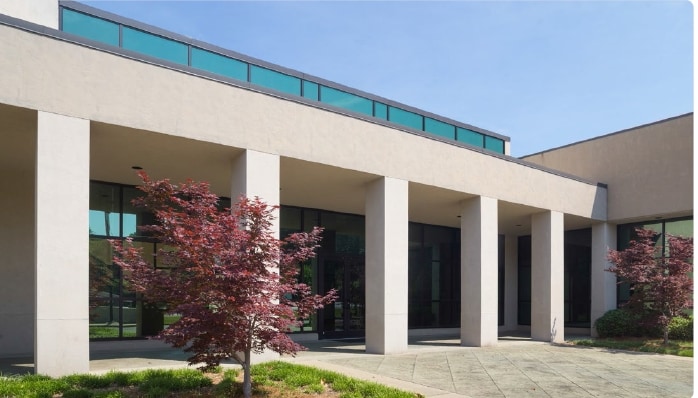 More Photos Of 2750 Crestwood Blvd, Irondale Showroom For Sale