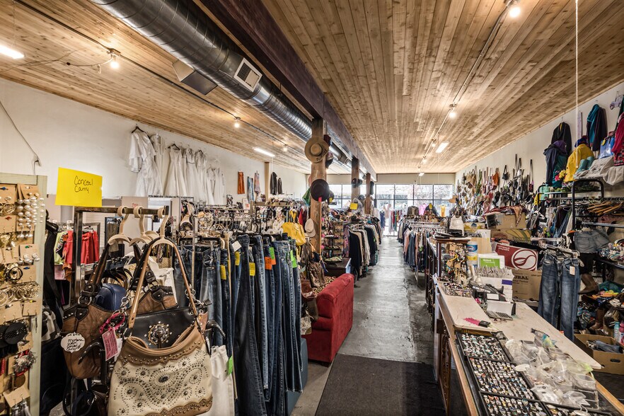 More Photos Of 320 N Main St, Prineville Storefront Retail Office For Sale