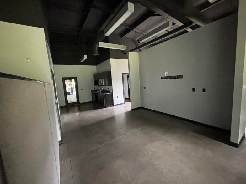 More Photos Of 1007 Nickerson Ave, Benton Harbor Industrial For Lease