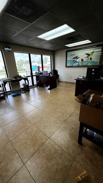 More Photos Of 1314-1334 Spruce Ave, Orlando Warehouse For Lease