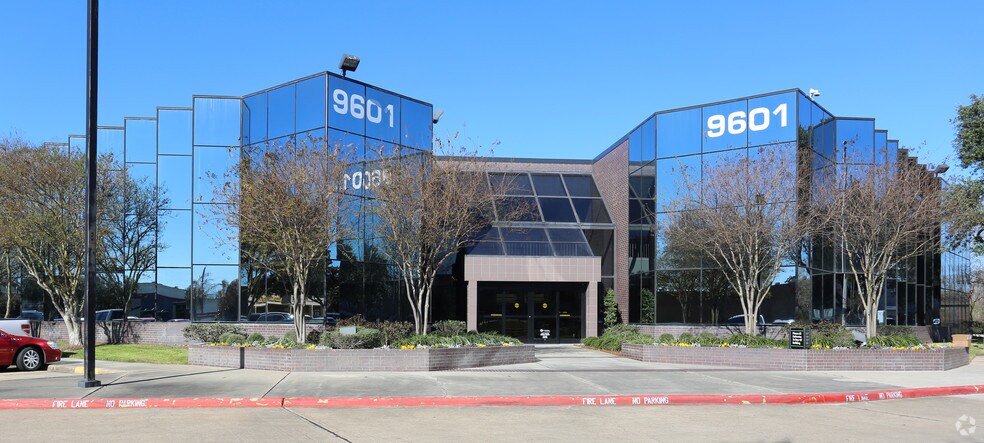 More Photos Of 9601 Jones Rd, Houston Office For Lease