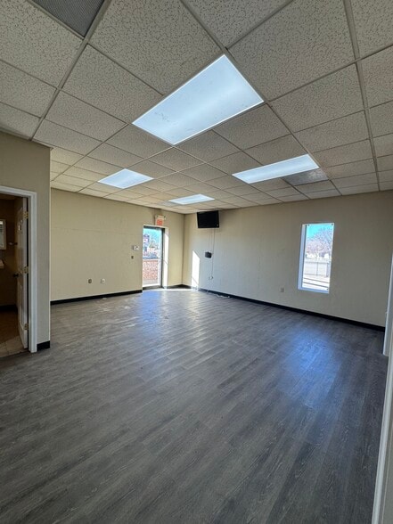 More Photos Of 9600 NW 10th St, Oklahoma City Warehouse For Lease