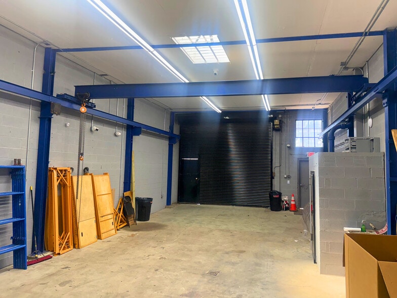 More Photos Of 1177 178th St, Bronx Warehouse For Lease