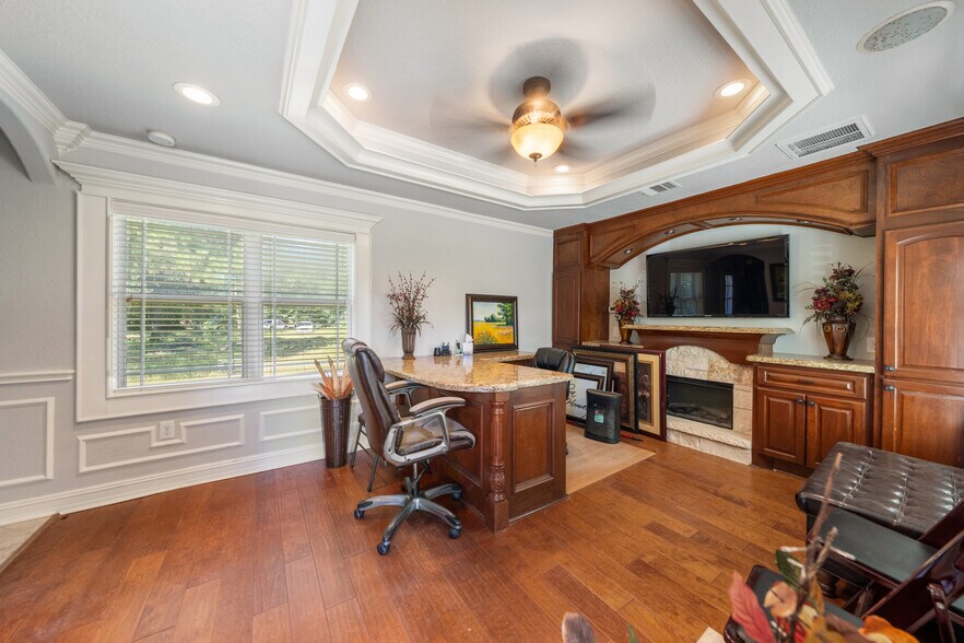 More Photos Of 14000 McAlister Rd, Conroe Office For Sale