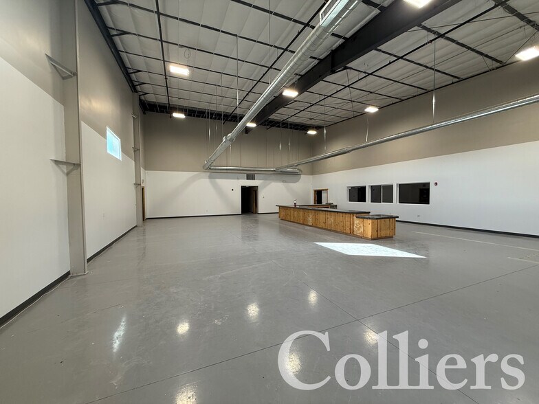 More Photos Of 805 Parkcentre Way, Nampa Warehouse For Lease