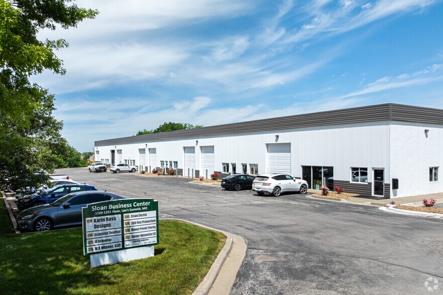 More Photos Of 1260-1292 NW Sloan St, Lee's Summit Warehouse For Lease