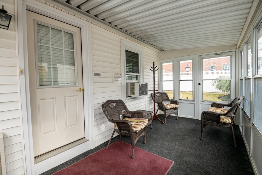 More Photos Of 11 Linden St, Reading Funeral Home For Sale