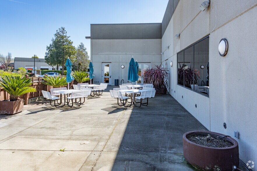 More Photos Of 222-240 Gateway Rd W, Napa Office For Sale