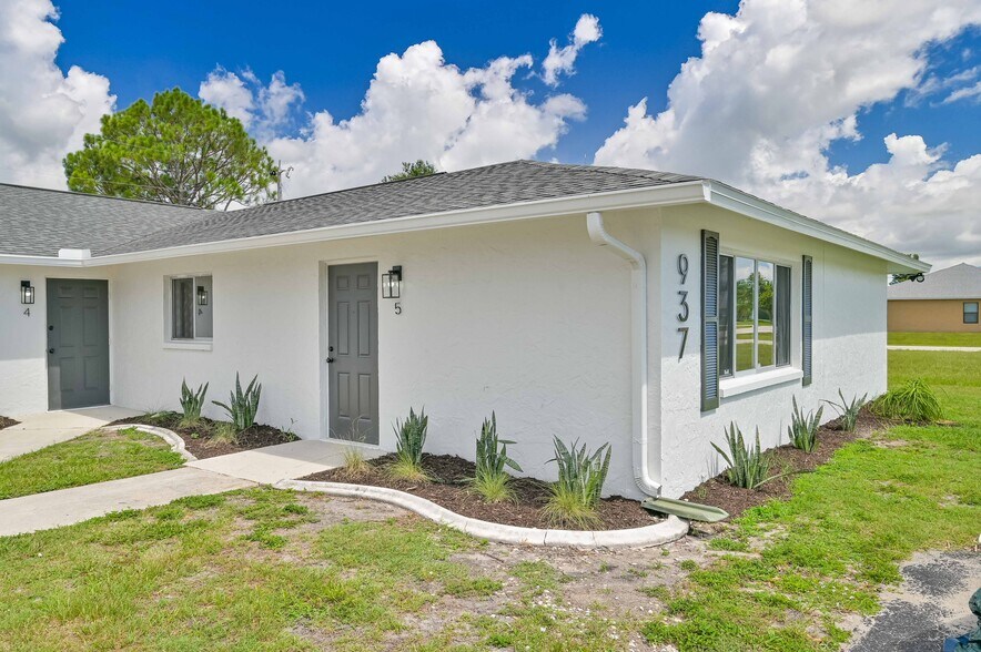 More Photos Of 937 SE 23rd Pl, Cape Coral Apartments For Sale