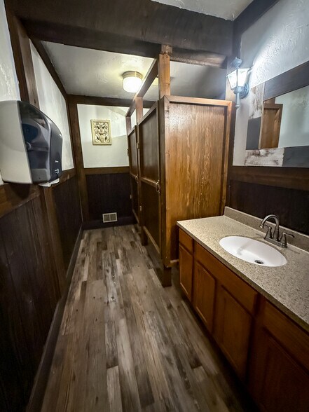 More Photos Of N4175 Alpine Ln, Pound Restaurant For Sale