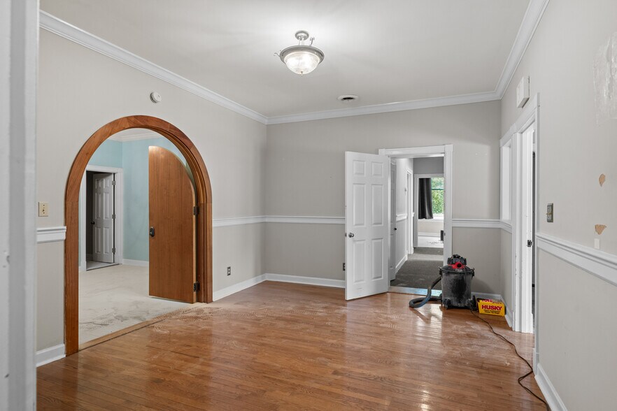 More Photos Of 101 St Clair St, Frankfort Loft Creative Space For Sale