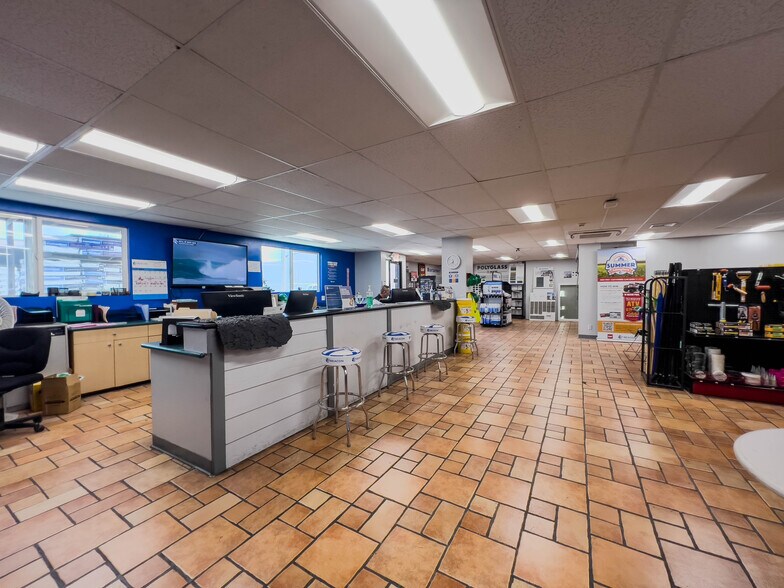 More Photos Of 2264-2276 Pahounui Dr, Honolulu Unknown For Lease