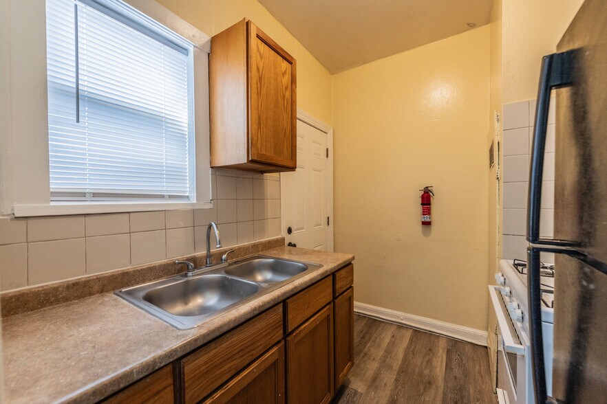 More Photos Of 403 W Hollywood Ave, San Antonio Apartments For Sale