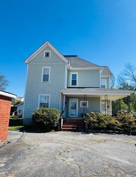 More Photos Of 8 Metropolitan Dr, Greenville Office For Sale