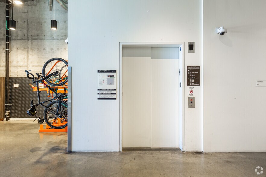 More Photos Of 150 Hooper St, San Francisco Light Manufacturing For Lease