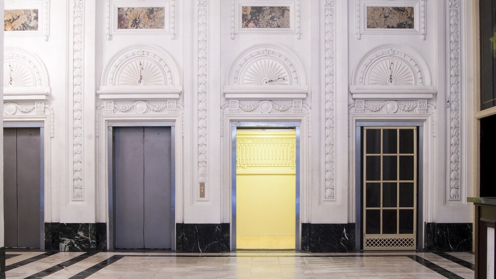 More Photos Of 28 E Jackson Blvd, Chicago Apartments For Sale