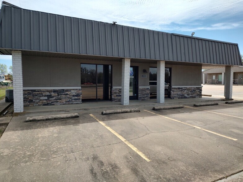 More Photos Of 1335 Shannon Rd E, Sulphur Springs Office For Lease