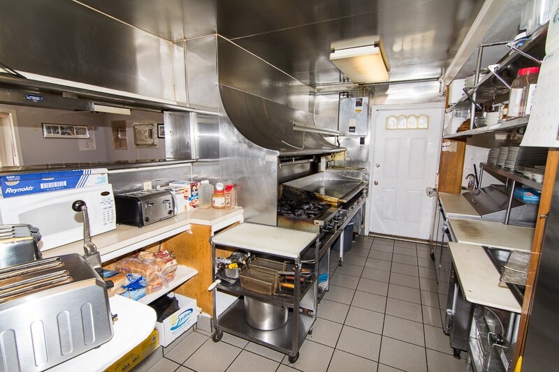 More Photos Of 156 Route 66 E, Columbia Restaurant For Sale