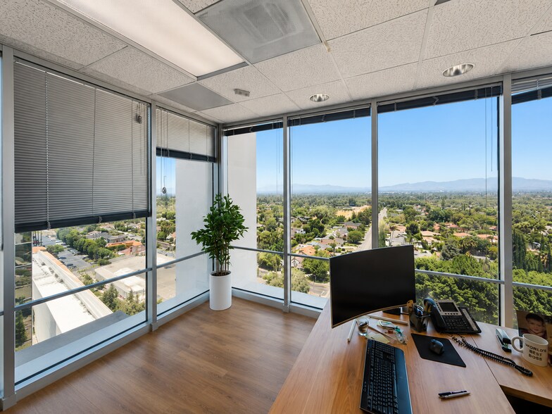 More Photos Of 16255 Ventura Blvd, Encino Office For Lease
