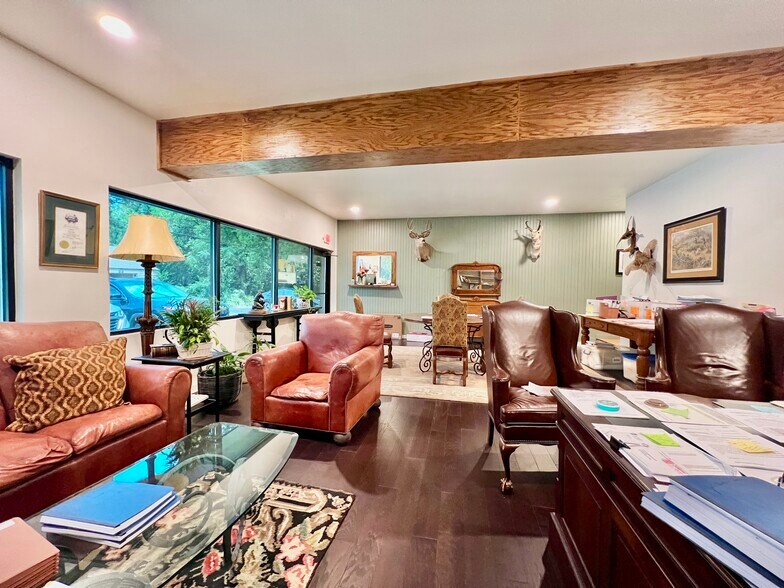 More Photos Of 614 Oak Ave, Sulphur Springs Office For Sale