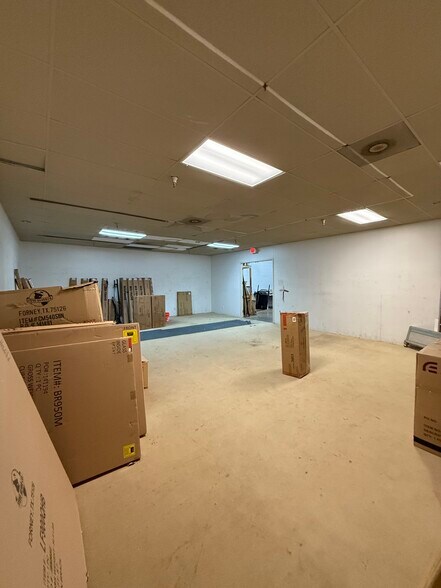 More Photos Of 3910 W Camp Wisdom Rd, Dallas Storefront For Sale