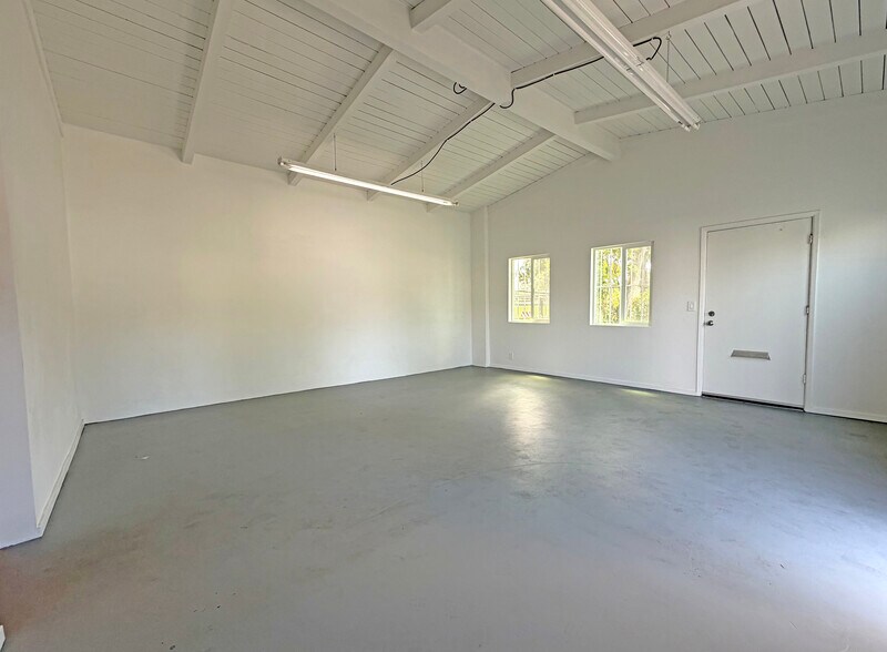 More Photos Of 820 E Ortega St, Santa Barbara Warehouse For Lease