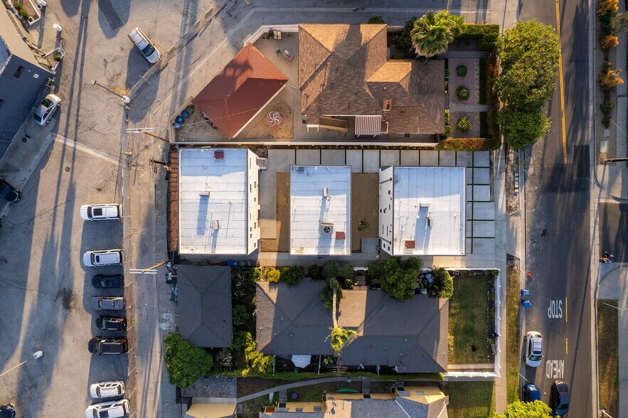 More Photos Of 6082 W 18th St, Los Angeles Apartments For Sale