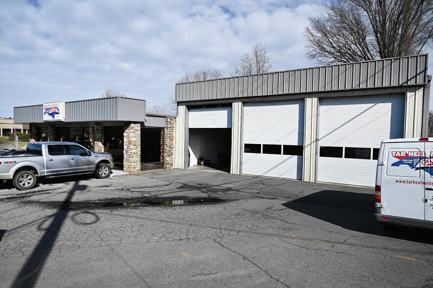 More Photos Of 8090 North Point Blvd, Winston-Salem Freestanding For Sale